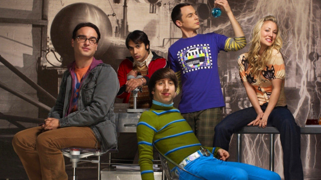 Group people table wine glass free wallpaper - medium preview image