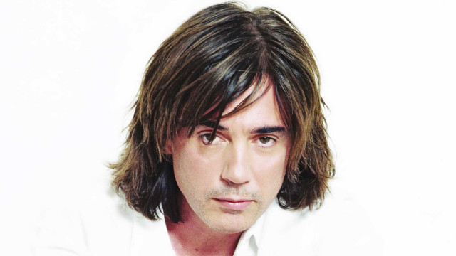 Man long hair white shirt #4 free wallpaper - medium preview image