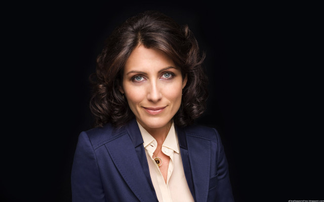 Woman suit tie posing picture free wallpaper - medium preview image