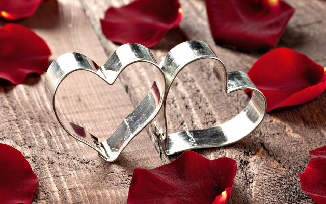 Hearts wooden table red flowers #2 free wallpaper - medium preview image