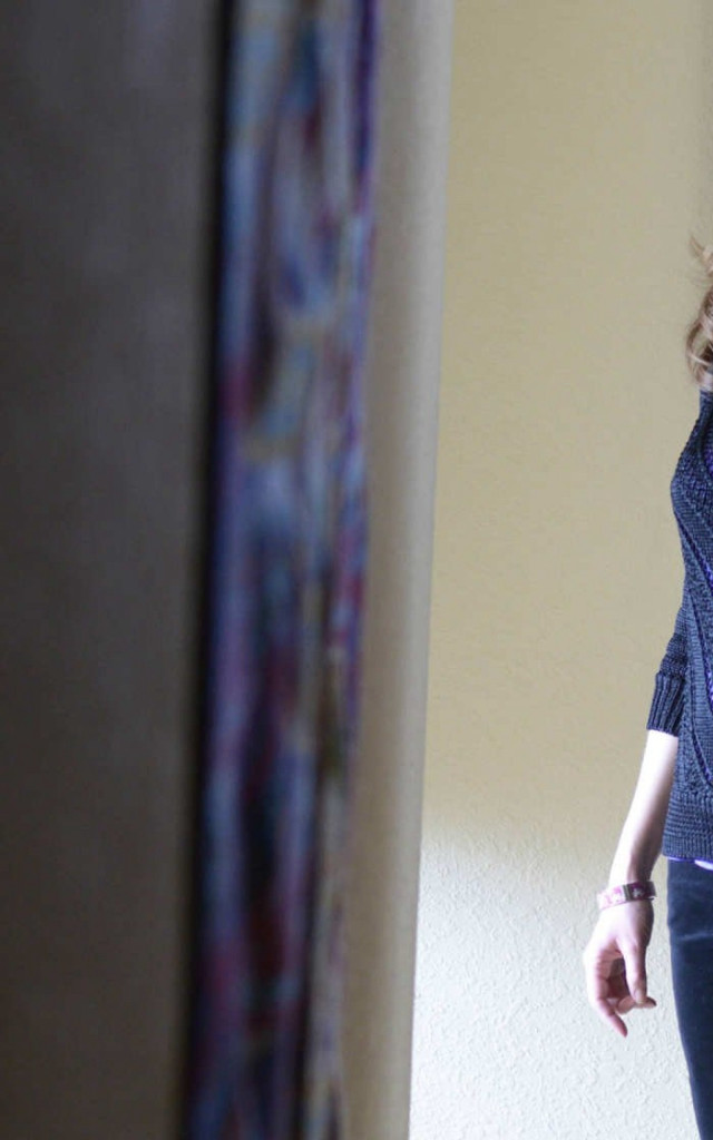 Woman standing room open door free wallpaper - medium preview image