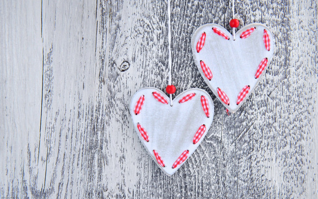 Two hearts hanging string wooden free wallpaper - medium preview image