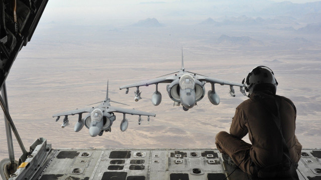 Fighter jet cockpit desert sky free wallpaper - medium preview image