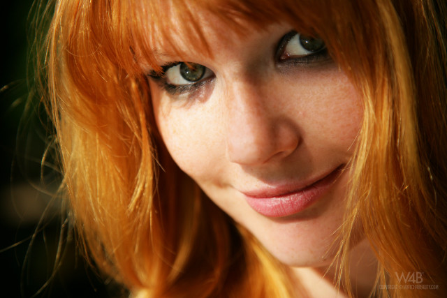 Redhair greeneyes freckles cellphone portrait free wallpaper - medium preview image