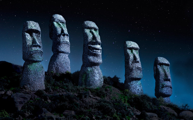 Carved faces hill night sky free wallpaper for desktop - medium preview image
