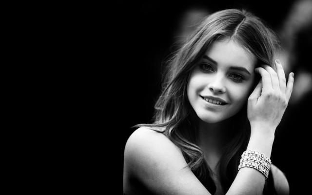 Woman bracelet smiling camera hand free wallpaper - medium preview image
