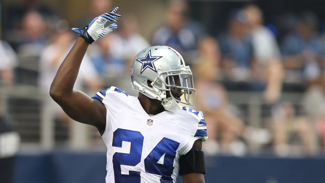 Football player hand up air free wallpaper - medium preview image