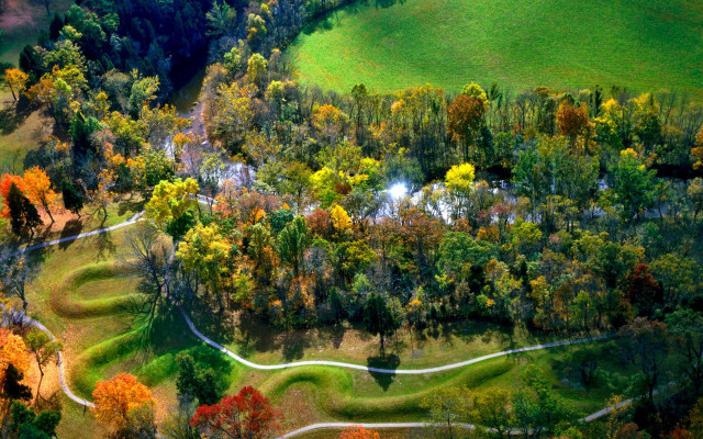 Winding road green field white free wallpaper - medium preview image