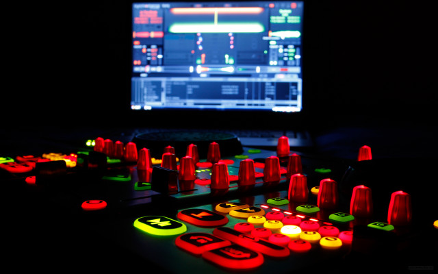 Computer screen colored buttons laptop free wallpaper - medium preview image