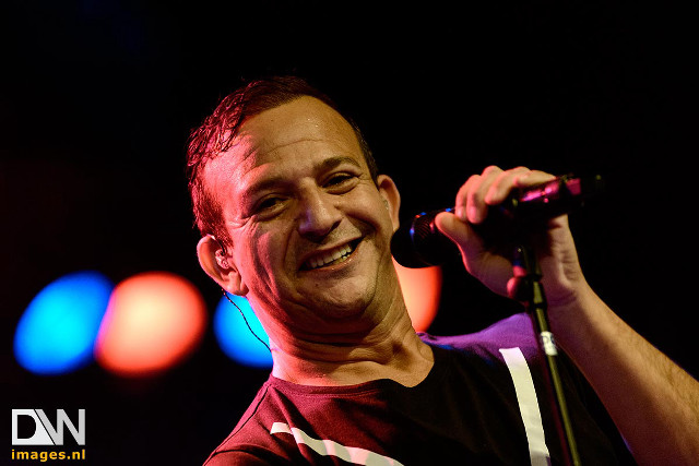 Man microphone smile happy performance free wallpaper - medium preview image