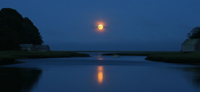Full moon water boat house free wallpaper - medium preview image