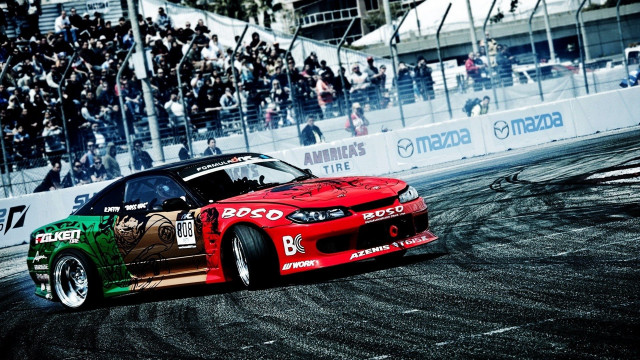 Car race track crowd stands #3 free wallpaper - medium preview image