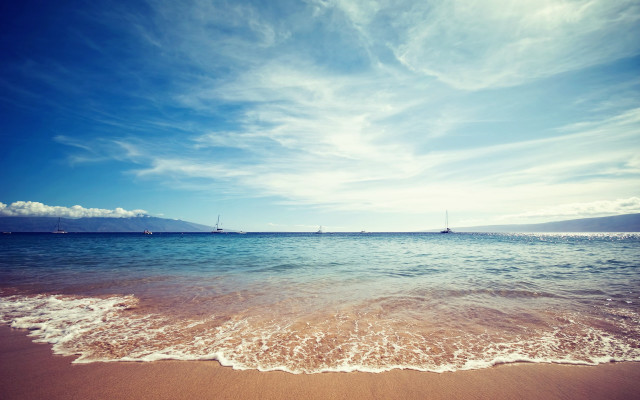 Beach waves blue sky clouds free wallpaper - medium preview image