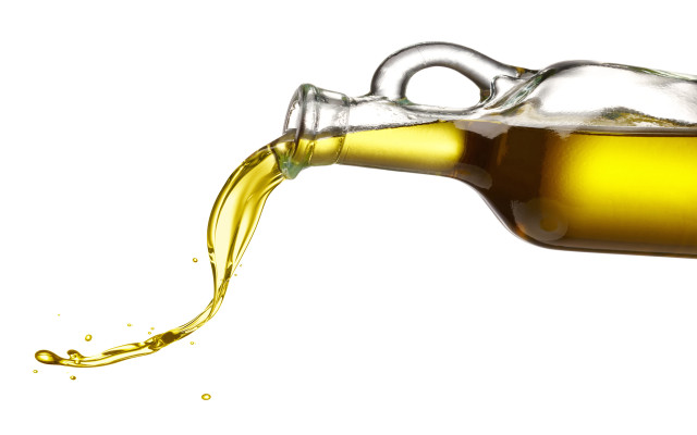 Oil pouring spoon bottle side free wallpaper for desktop - medium preview image