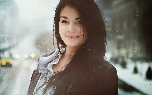 Woman snow city street storm free wallpaper - medium preview image