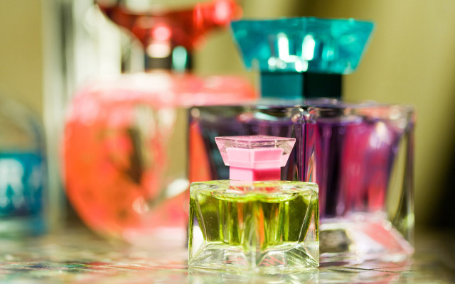 Table three colored bottles empty free wallpaper - medium preview image