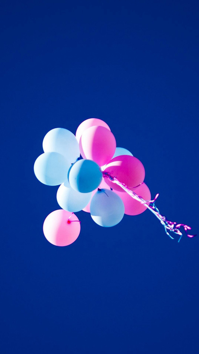 Balloons floating in the air free wallpaper - medium preview image