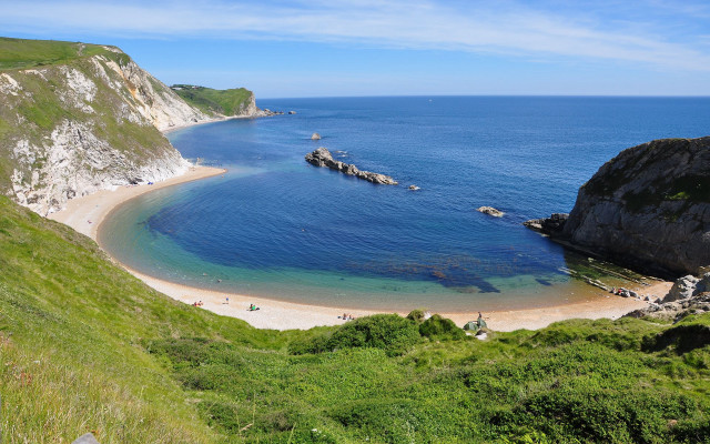 Bascove beach green hill boat free wallpaper - medium preview image