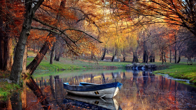 Boat water park trees grass free wallpaper - medium preview image