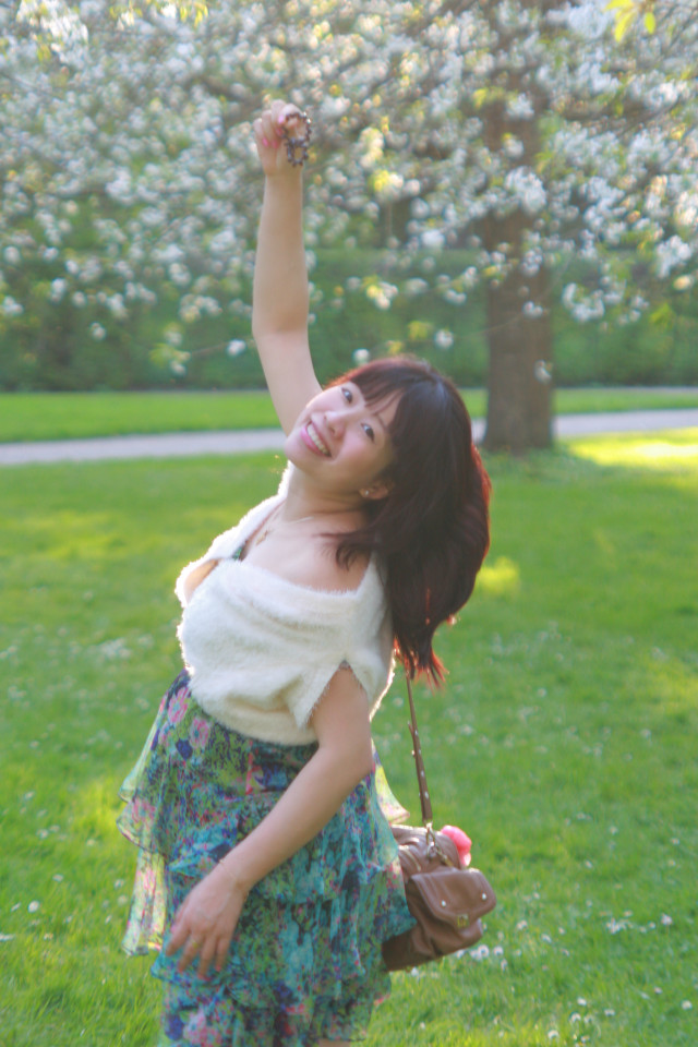 Woman dress cellphone smiling camera free wallpaper - medium preview image