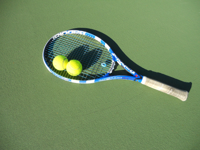 Tennis racket two balls green free wallpaper - medium preview image