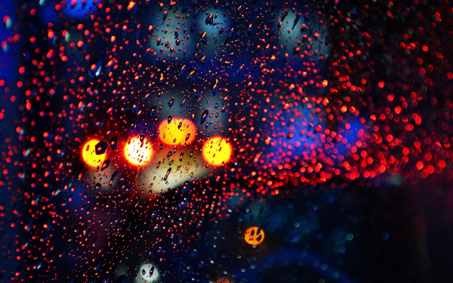 Rainy street window traffic blur free wallpaper - medium preview image