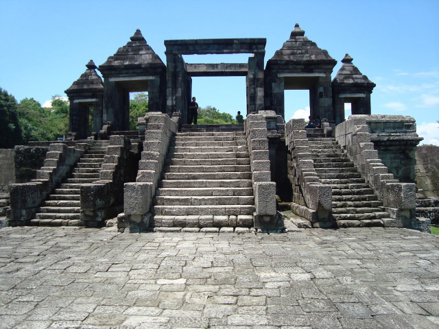 Stone stairway steps gate walkway free wallpaper - medium preview image