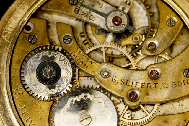 Watch face gears gesseet son free wallpaper - medium preview image