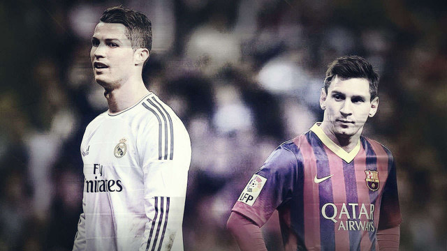 Soccer players standing crowd people free wallpaper - medium preview image
