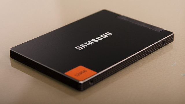 Black samsung laptop table orange free wallpaper - medium preview image