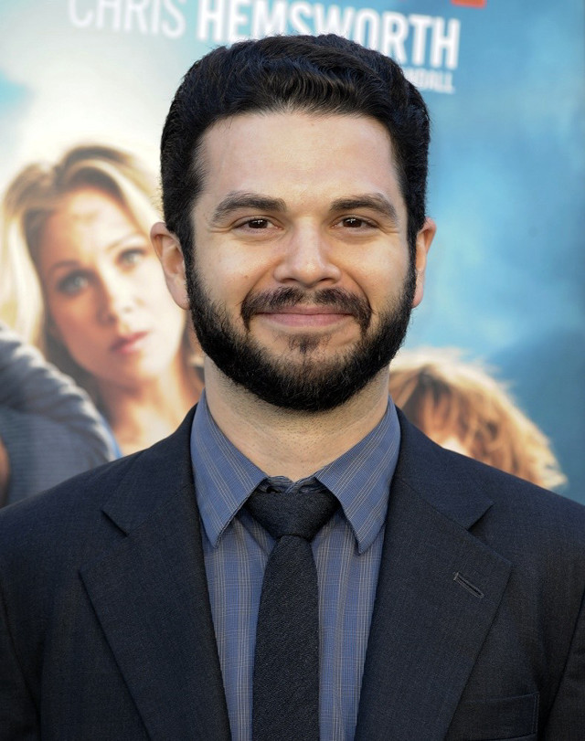 Man beard suit smiling movie free wallpaper - medium preview image