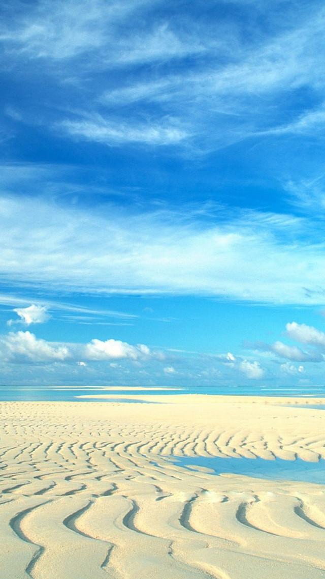 Sandy beach blue sky clouds #2 free wallpaper - medium preview image