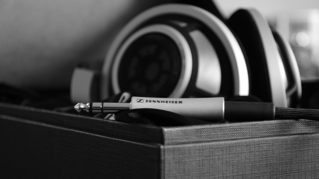 Pen box items clock background free wallpaper - medium preview image