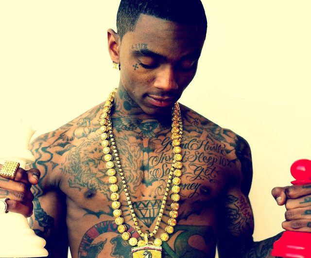 Man tattoos spray bottle necklace free wallpaper - medium preview image