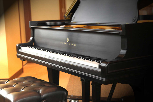 Piano stool room window light free wallpaper - medium preview image