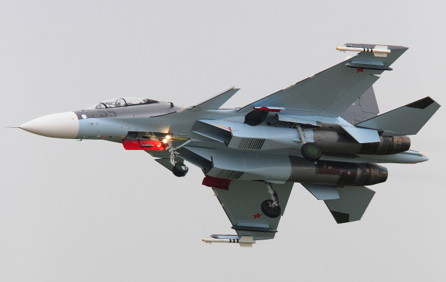 Fighter jet gray sky red free wallpaper - medium preview image