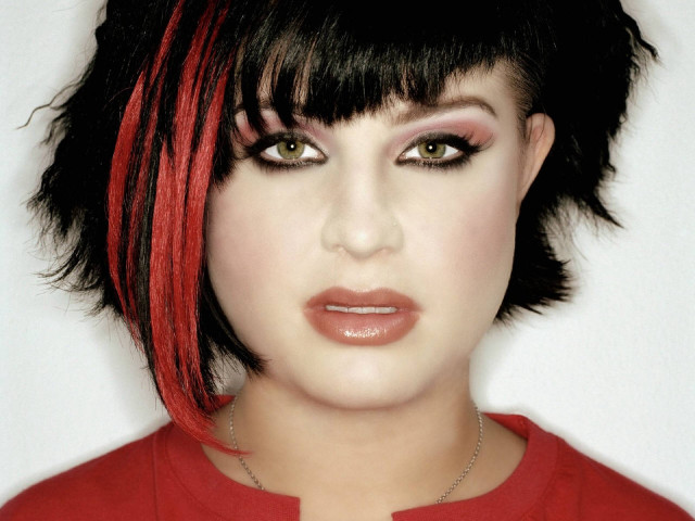 Red hair red shirt necklace free wallpaper - medium preview image