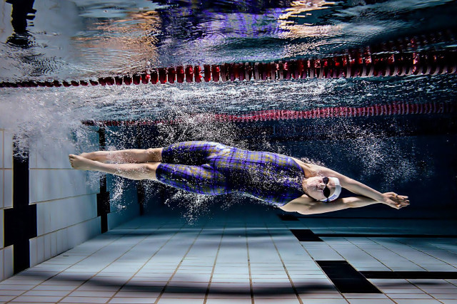 Man diving pool swimming suit free wallpaper - medium preview image