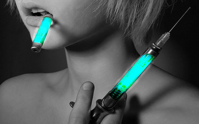Woman green light sys mouth free wallpaper - medium preview image