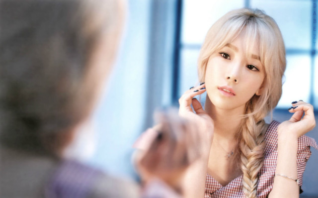 Woman reflection mirror brushing hair free wallpaper - medium preview image