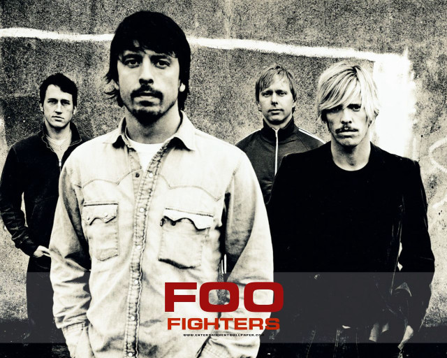 Group men standing wall foo free wallpaper - medium preview image