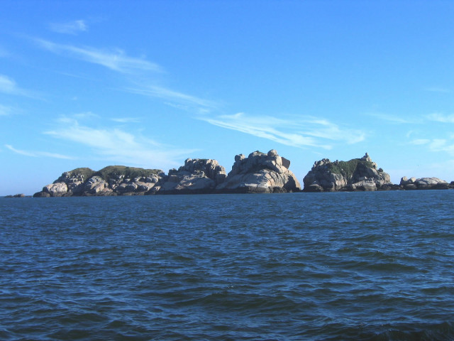 Rocks ocean sky clouds background free wallpaper - medium preview image