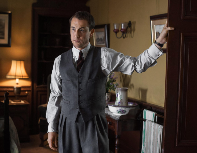 Man suit tie room lamp free wallpaper - medium preview image