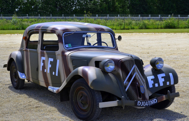 Vintage truck camouflage field trees free wallpaper - medium preview image
