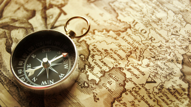 Compass map keychain keyring navigation #2 free wallpaper - medium preview image