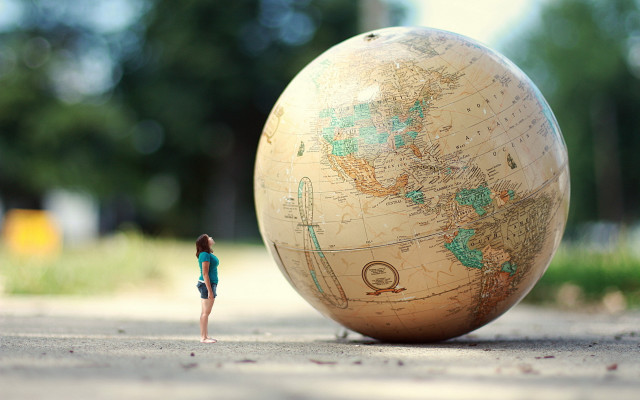 Toy globe trees figure small free wallpaper - medium preview image