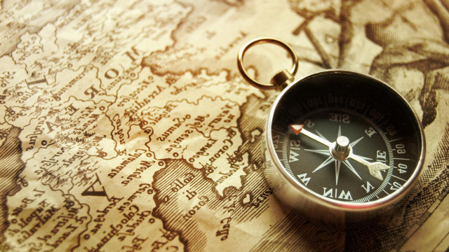 Compass map keychain side image free wallpaper - medium preview image