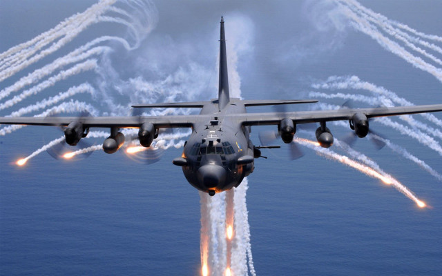 Large airplane flying jets landing free wallpaper - medium preview image