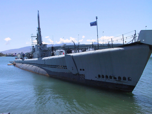 Large ship docked water dock free wallpaper - medium preview image