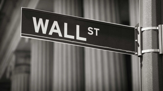 Street sign building columns curtained free wallpaper - medium preview image